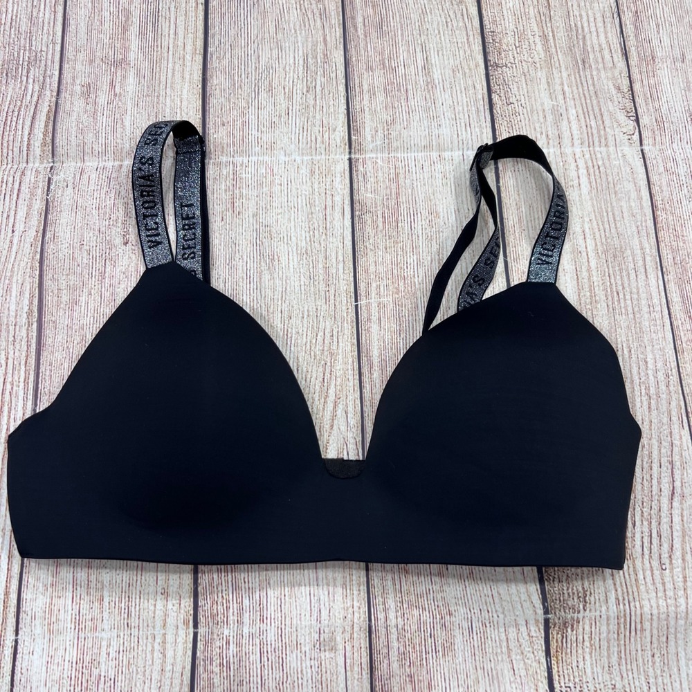 Victoria's Secret Black Wireless Bra Silver Logo Straps 32C Lightly Lined